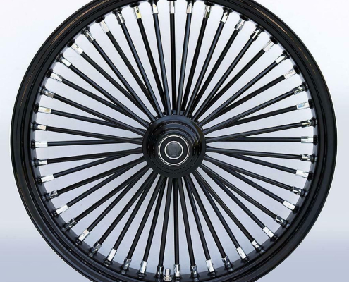 Black Fat Spoke wiel Zwart met chrome nipples 21 inch en 18 inch Black Fat Spoke wiel Zwart met chrome nipples 21 inch en 18 inch